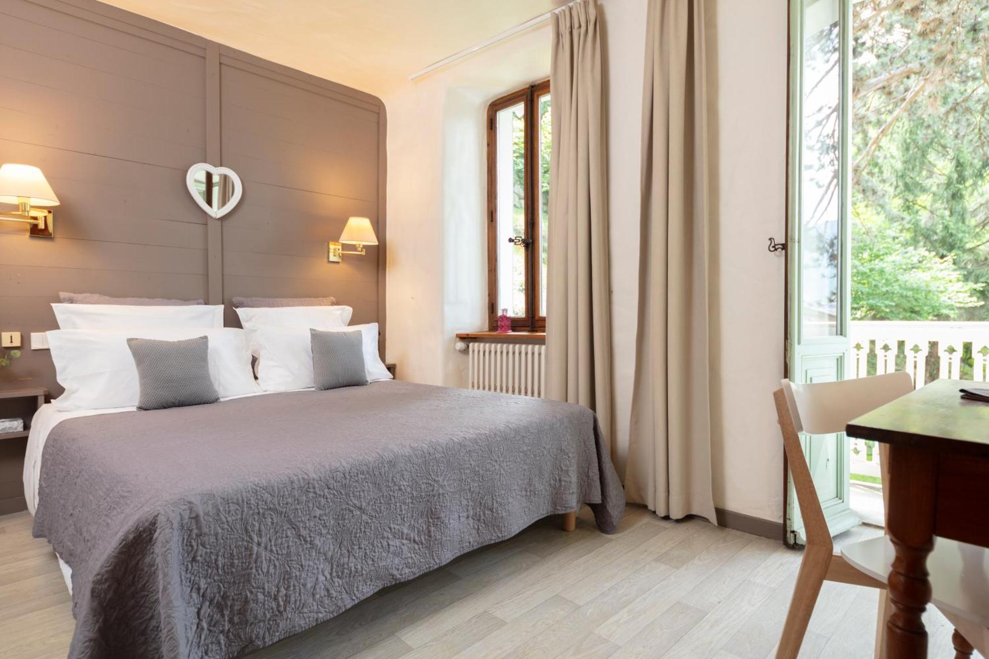 ברידס-לס-באן Hotel Le Belvedere מראה חיצוני תמונה